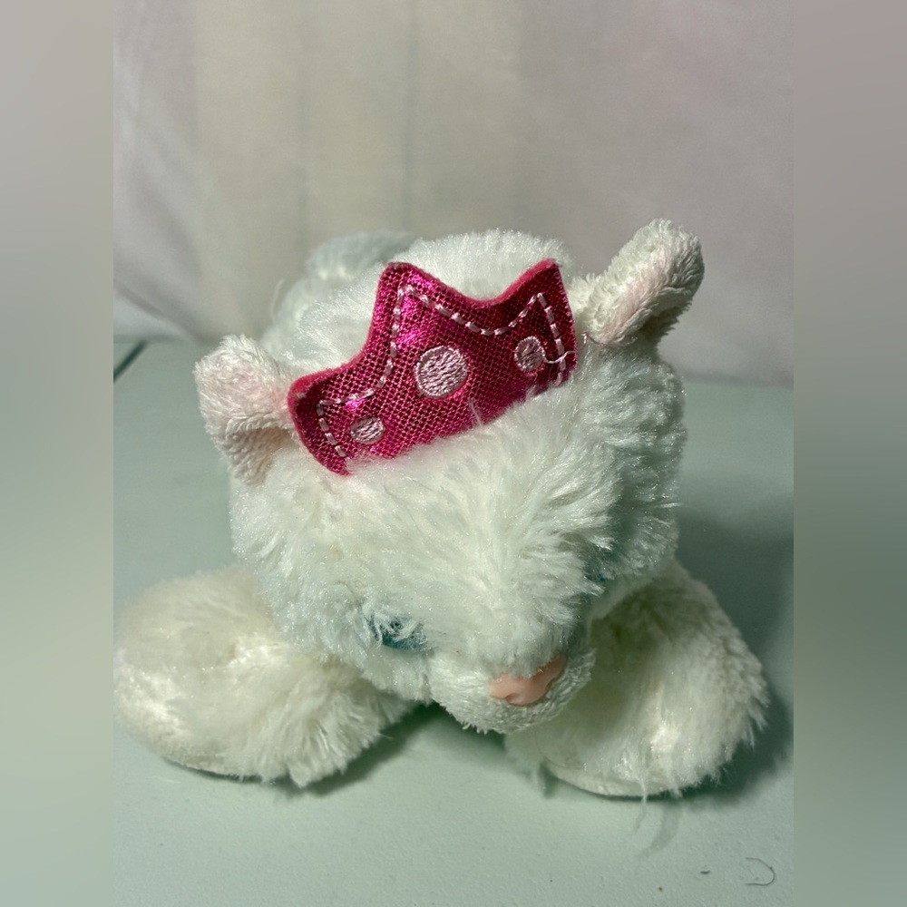 Aurora White Cat
